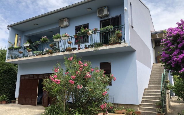 In Villa Big garden Private pool Sea close Apartments