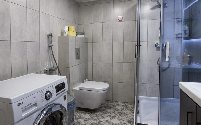 Sovremennaya studiya v tsentre goroda Flat