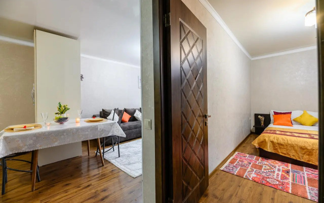 Uyutnaya Dvukhkomnatnaya Kvartira Flat