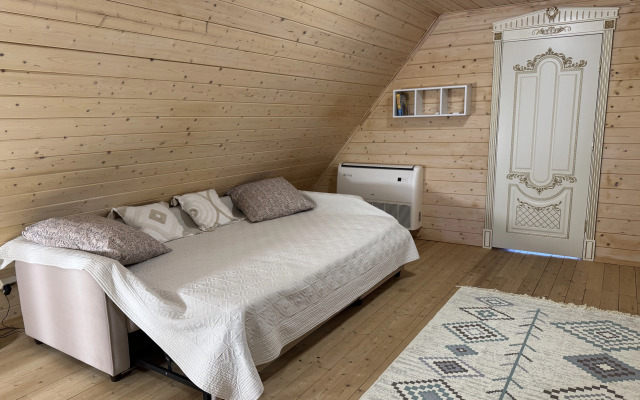 Izba Private House