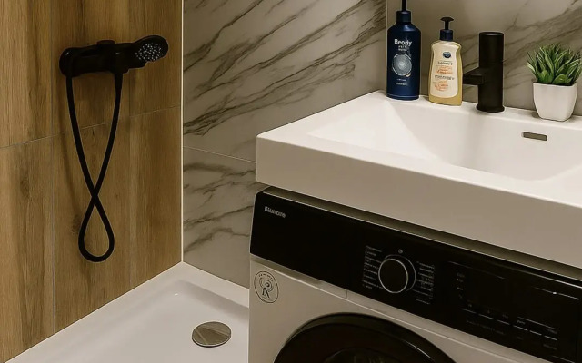 Апартаменты Семейная двухуровневая студия на 4-х метро Сокол