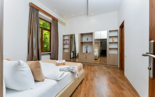 KeyGo #0159, 1 Bedroom, Balcony ,City Center Apartments