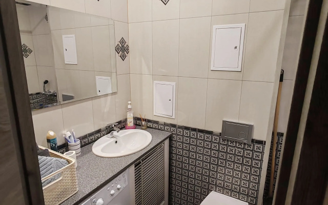 Na Aleksandra Usoltseva 26 Flat