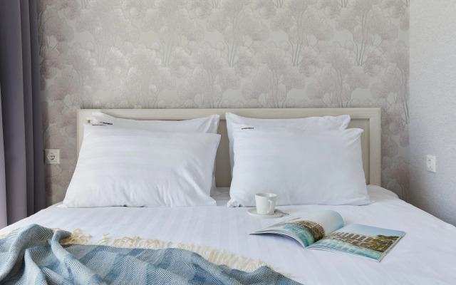 Red Apartments Art Layt Siti Edit Apartments