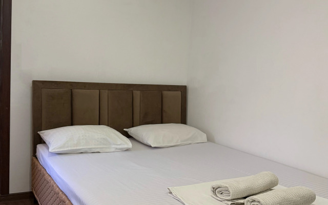 U Ashota Guest house