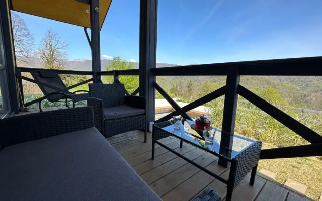 S Panoramnym Vidom Na Gory Private House