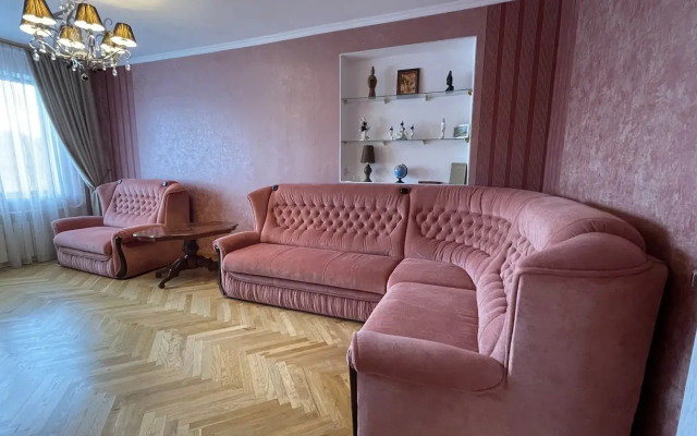 Na Ulitse K. Marksa 15 Apartments