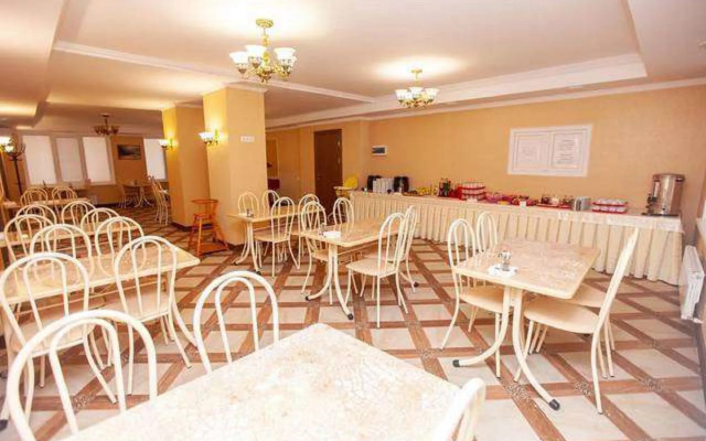 Sem Admiralov Hotel