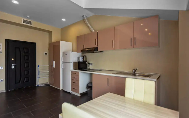 Отель Diplomat Suites