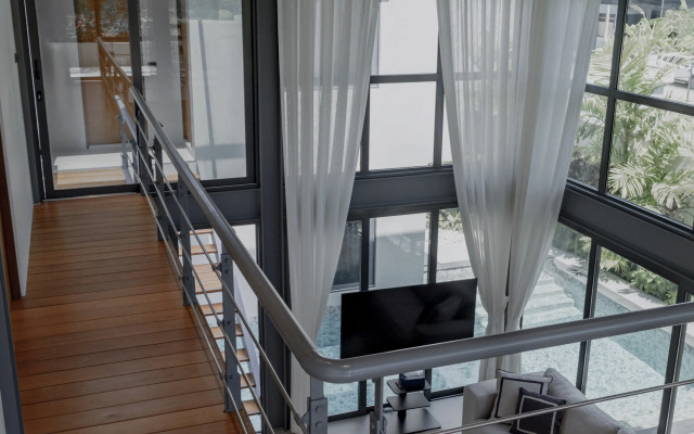Modern Luxury Loft Riverhouse Villa