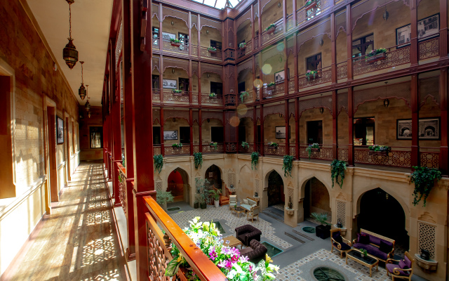 Shah Palace Luxury Museum Hotel