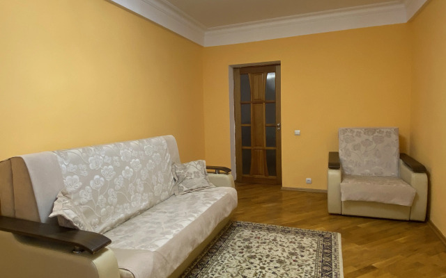 V Tsentre Makhachkaly S Vidom Na More I Gory Apartments