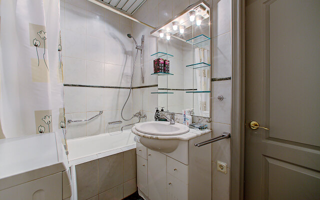 Квартира Лонго Большая Конюшенная 4