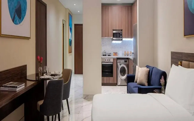 Avani + Palm View Dubai Hotel & Suites