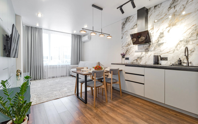 Na Ulitse Tole Bi 28/1 Flat