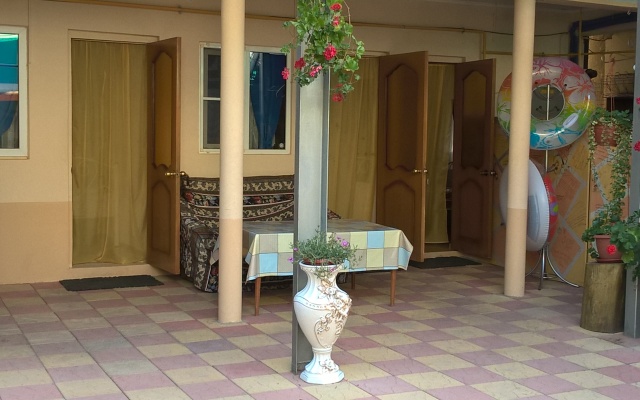 U Elenyi Guest House