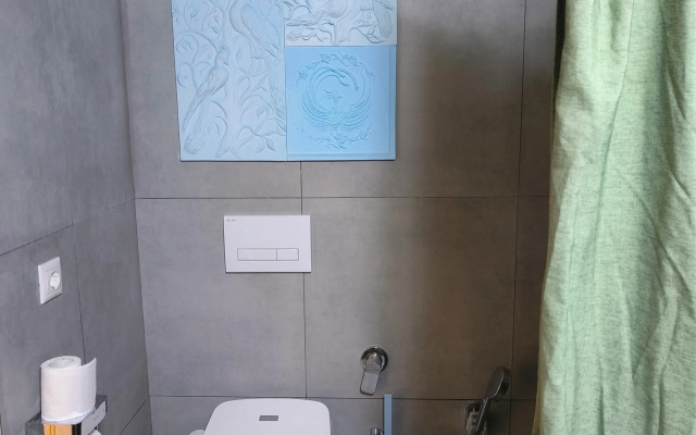 Trekhkomnatnaya S Vidom Na Siti Flat