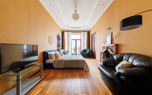 Апартаменты 2 спальни с камином около Банковского мостика