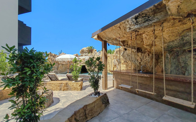 Royal Serenity Apartments