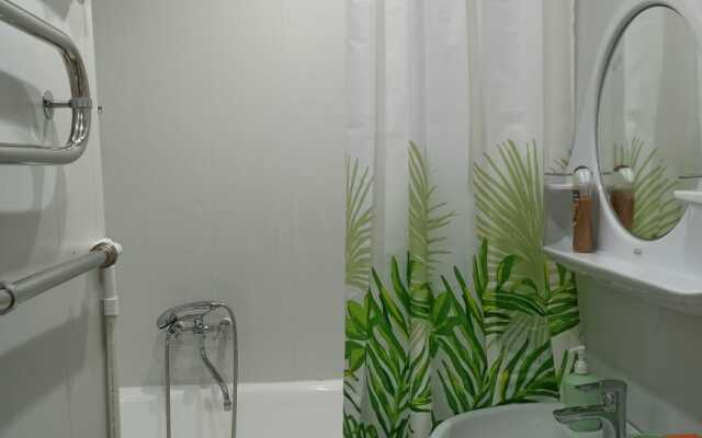 Apartamenty Cetyrehkomnatnaa kvartira na Dimitrova 4