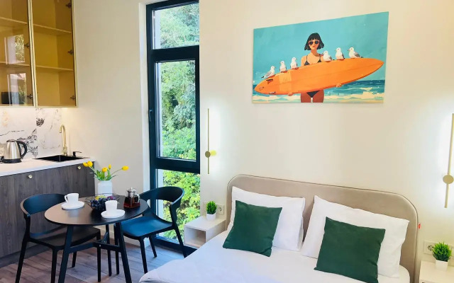 S Balkonom I Basseynom Na Territorii Apartments