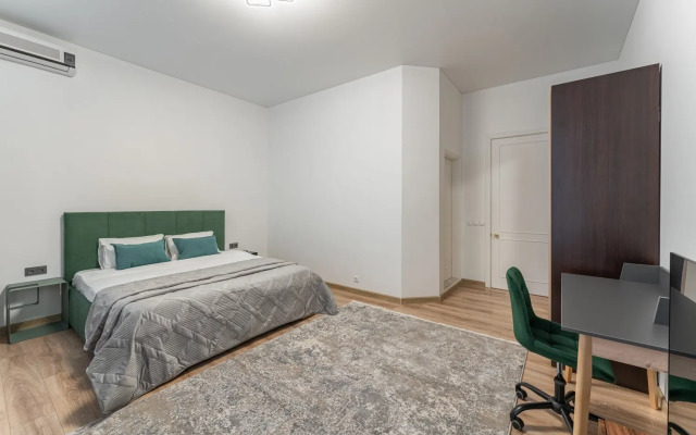 Tryokhkomnatnaya V Tsentre Moskvy Na Tverskoy Flat