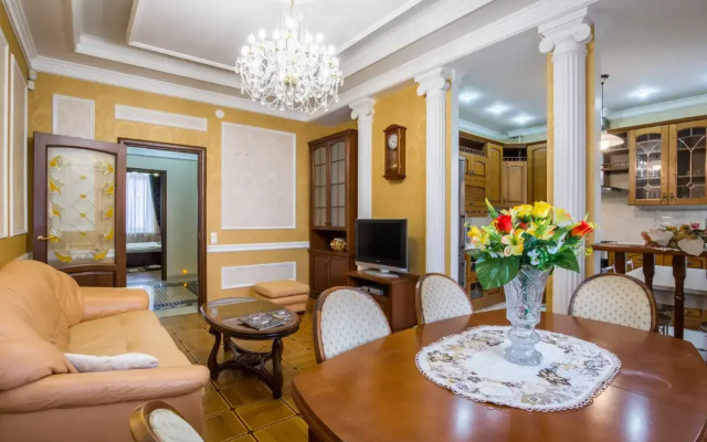Апартаменты в классическом стиле в центре