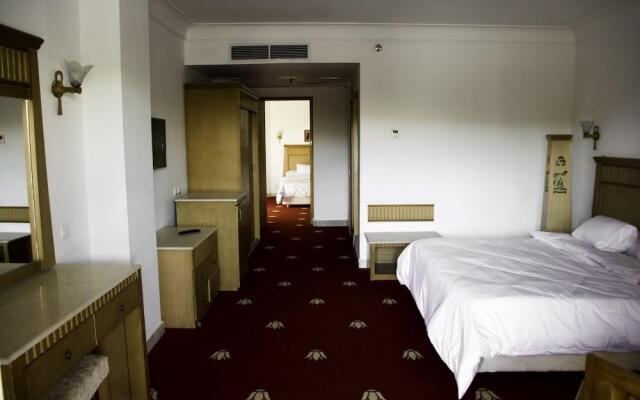 Regency Pyramids Hotel