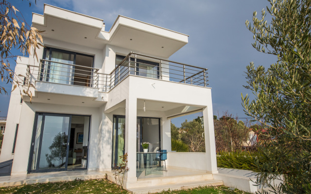 Borealis Sea Front Moudania Villa