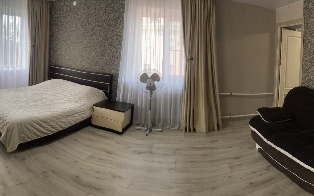 Na Ploschadi Lenina Apartments