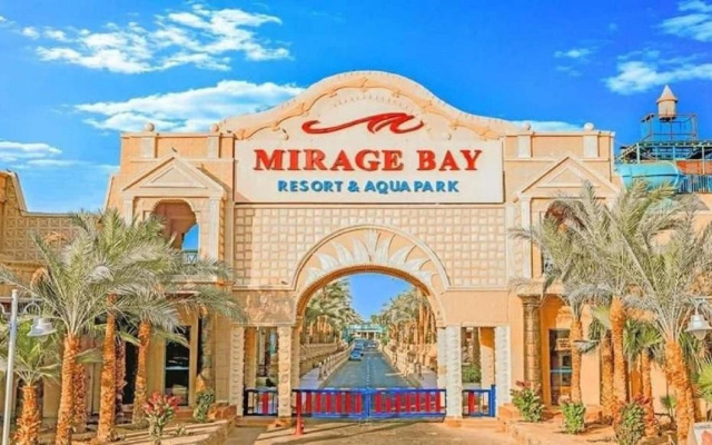 Hostgool Beach Chalets Mirage Bay Resort & Aqua Park
