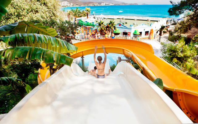 Paloma Pasha  - All inclusive