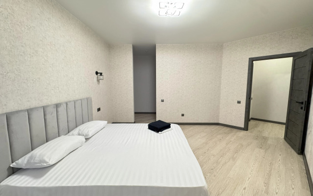 V Tsentre Goroda A2 Apart Flat