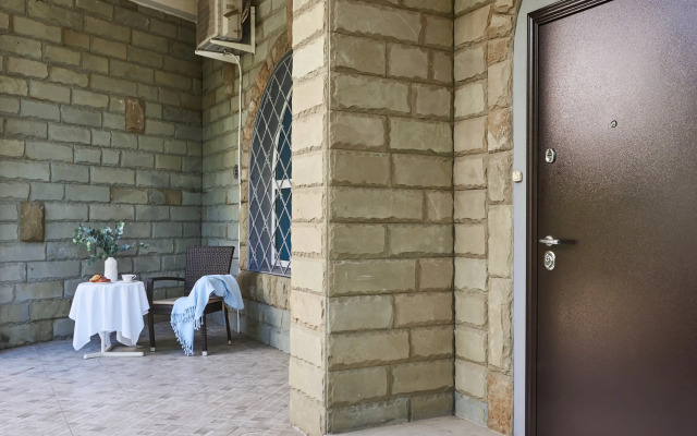 Klassika U Chernogo Morya Apartments