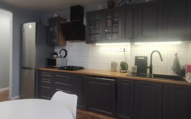 Prostornaya Na Bulvare Kutuzova 11 Flat