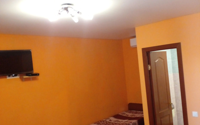 V Pitsunde U Ozera Naala Guest house
