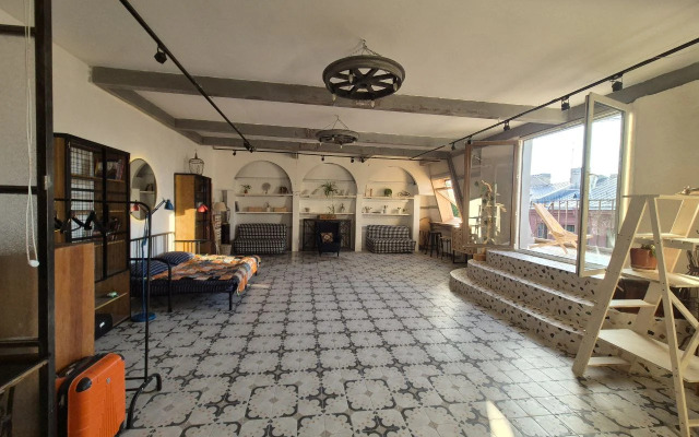 Atmosfernaya Mansarda V Tsentre Peterburga Flat