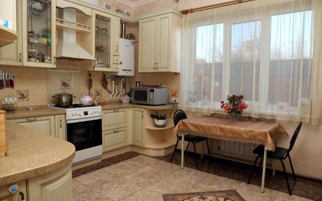L'yuis Rostov Na Donu Guest House