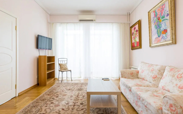 Na Zamoryonova Apartments