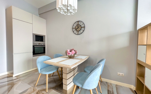 U morya v Tsentral'nom Sochi Flat
