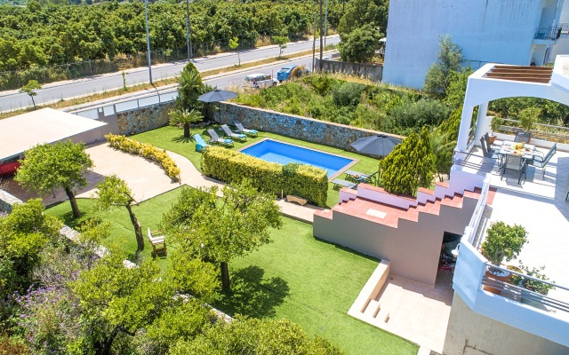 Chania City Heated Pool Villa