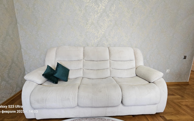 Апартаменты с Просторной Лоджией