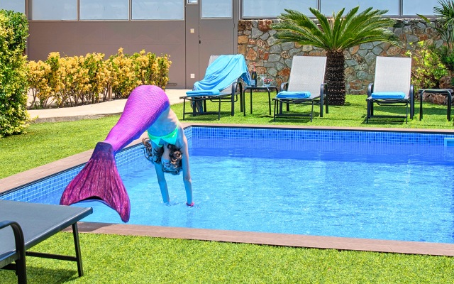 Chania City Heated Pool Villa
