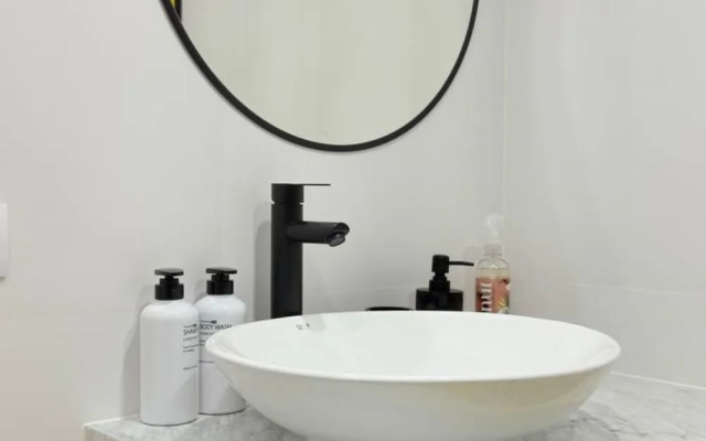 Yevrouyut Sovremennaya Studiya V Samom Tsentre Flat