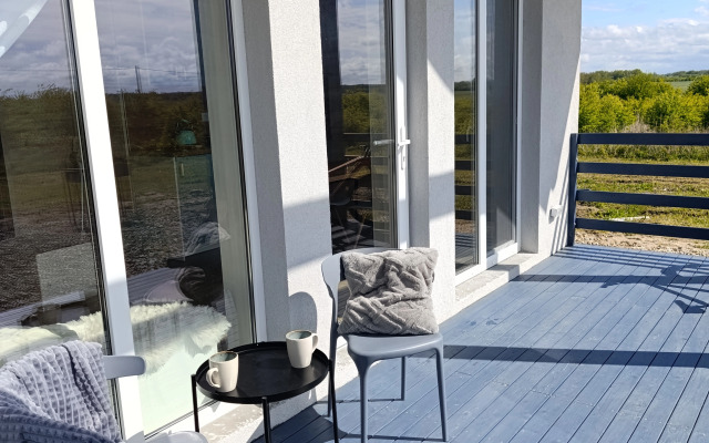 V 10 Minutakh Ot Morya Private House