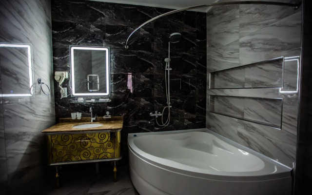 Ak Saray Hotel
