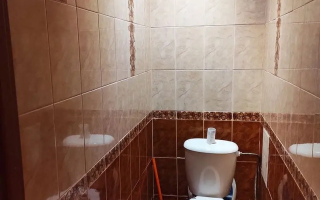 Posutochno Dvukh Komnatnaya Ryadom S Trts Planeta Flat