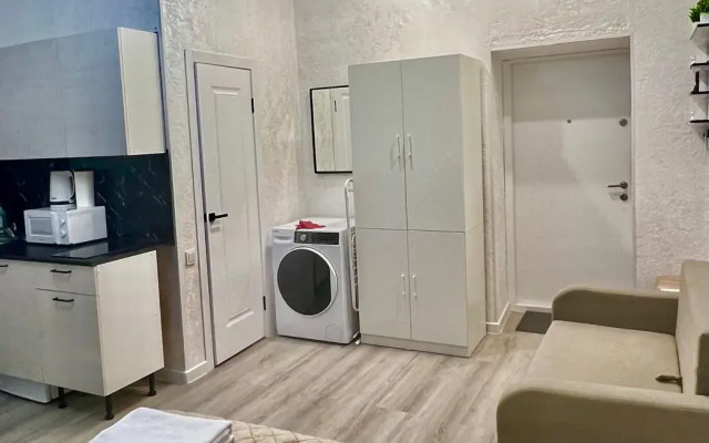 Квартира Красивая студия, 2 кровати - фото 3