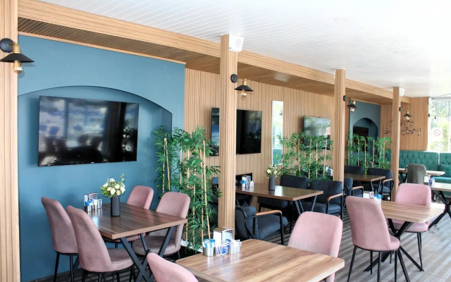 Mavi Restaurant & Apartments 1