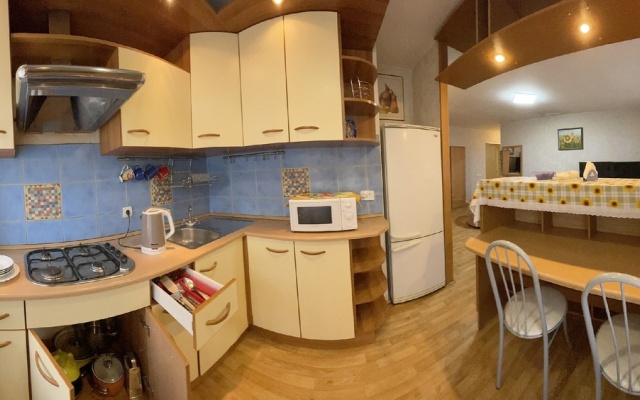 u reki Volgi Apartments